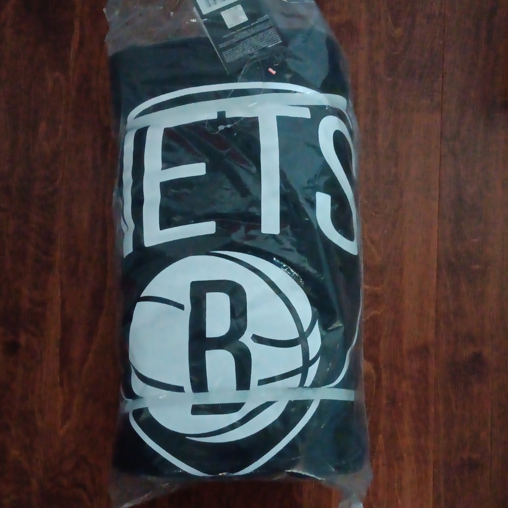 NBA Brooklyn Nets 54" X 84" Sweatshirt Blanket NWT Black/White